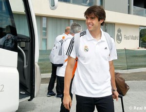 Kaká viagem Real Madrid (Foto: Divulgação / Site Oficial do Real Madrid)