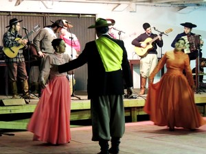 Recanto da Tradição tem apresentações tradicionalistas (Foto: Fernanda Burigo/G1)