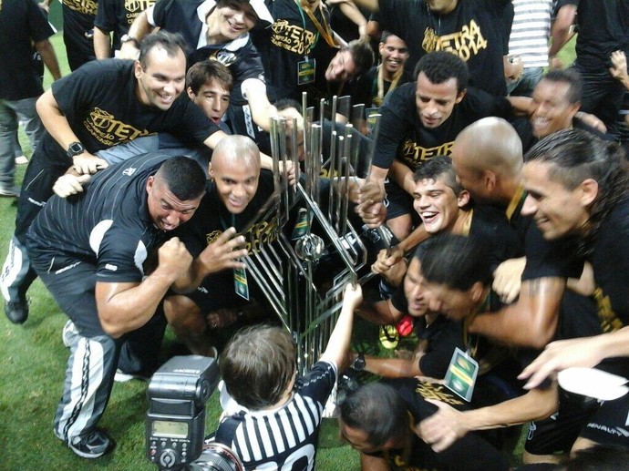 Ceará campeão (Foto: Divulgação FCF)