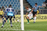 Zé Love desencanta e marca dois gols na vitória do Coritiba sobre o Grêmio 