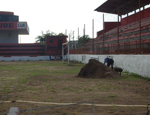 Reformas no Estádio Renatão, do Campinense (Foto: Silas Batista / Globoesporte.com/pb)