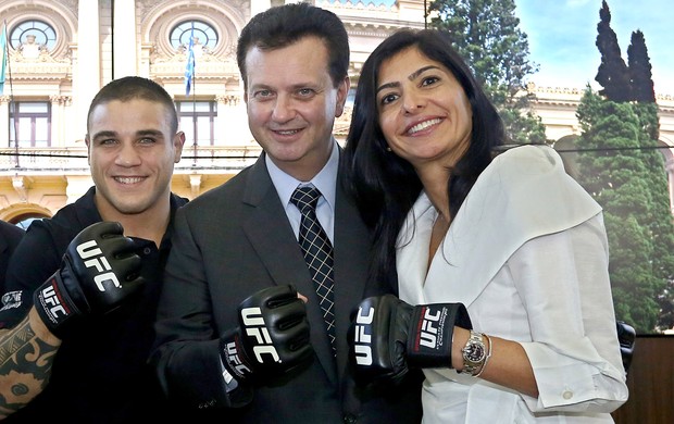Daniel Sarafian, Gilberto Kassab e Grace Tourinho (Foto: Divulgação / UFC)