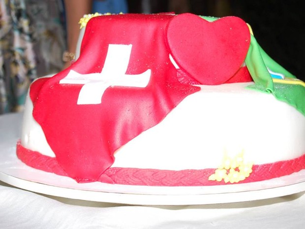 bolo de noivado de Ana Paula Evangelista (Foto: Reprodução/Reprodução)