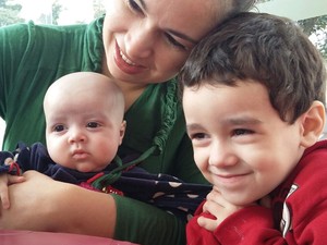 Gabriela Silva Gabi Ituiutaba família leucemia criança tratamento São Paulo (Foto: Queila Gomes/ Arquivo Pessoal)