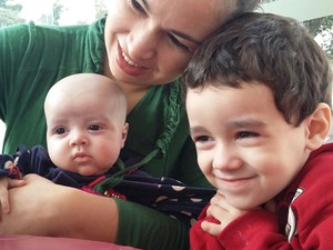 Gabriela Silva Gabi Ituiutaba família leucemia criança tratamento São Paulo (Foto: Queila Gomes/ Arquivo Pessoal) Gabriela Silva Gabi Ituiutaba família leucemia criança tratamento São Paulo (Foto: Queila Gomes/ Arquivo Pessoal)