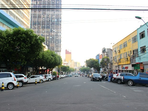 Avenida Eduardo Ribeiro, em Manaus (Foto: Indiara Bessa/G1 AM)