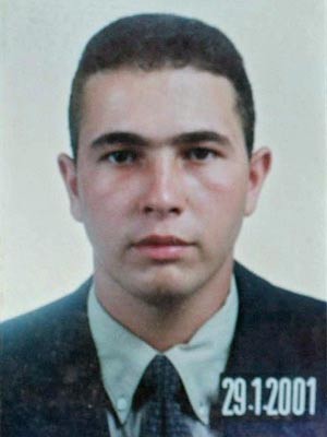 O brasileiro <b>Jean Charles</b> Menezes, morto pela polícia de Londres em 2005 ... - jeancharles2300