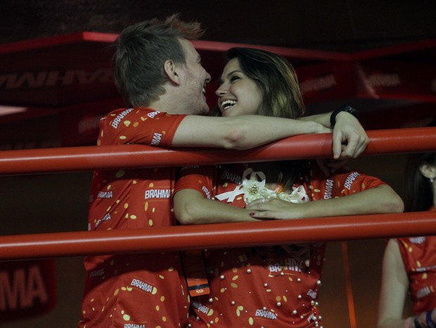 MICHEL TELÓ e THAIS FERSOZA. (Foto: Henrique Oliveira - Photo Rio News)