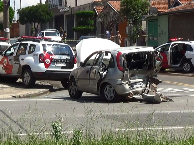 G Persegui O Policial Termina Em Acidente Carros Em