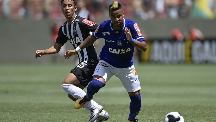 Marcos Rocha, Rafael Silva, Atlético-MG x Cruzeiro (Foto: Douglas Magno/ DM Press)