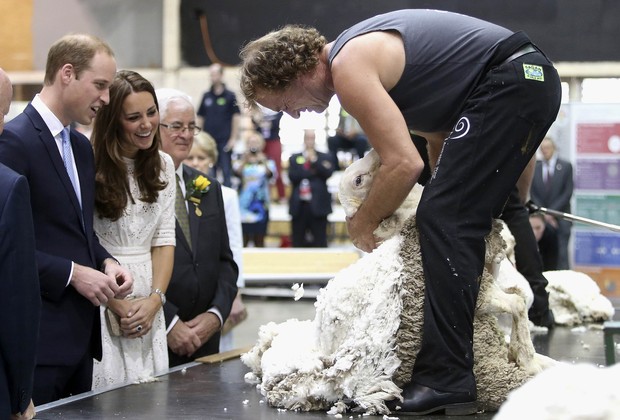 Kate Middleton e Príncipe William em uma feira na Austrália (Foto: Reuters)