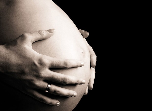 Barriga de mulher grávida (Foto: Shutterstock)