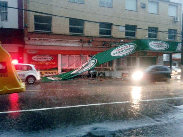 Prédio fica na Rua Joaquim Nabuco, no Centro de Novo Hamburgo (Foto: Jéssica Silva/Rádio ABC 900)