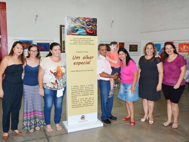 Amigos, professores e familiares de Matheus marcaram presença (Foto: Olímpio Moura/Divulgação)