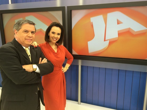 Laine Valgas e Mário Motta no Jornal do Almoço (Foto: RBS TV/Divulgação)