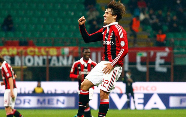 Bojan Krkic comemora gol do Milan contra o Chievo (Foto: AP)