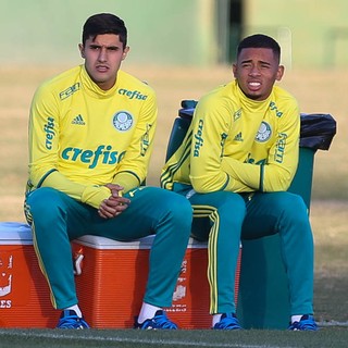 Thiago Martins elogia elenco e não seca Seleção por volta de Jesus