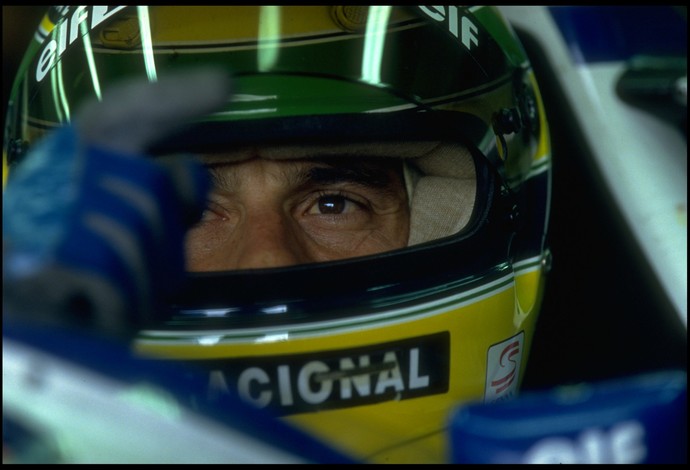 Ayrton Senna momentos antes da largada do GP de San Marino de 1994: fome de vitória e preocupação com segurança (Foto: Getty Images)