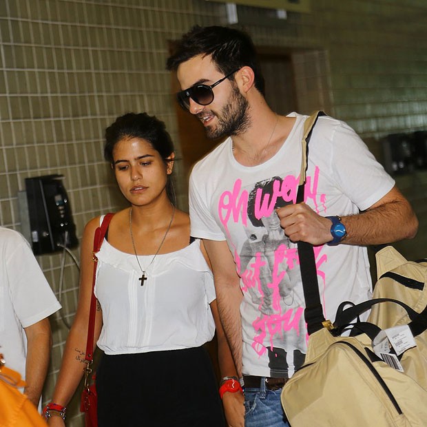 Antonia Morais e o namorado (Foto: Oda/Foto Rio News)