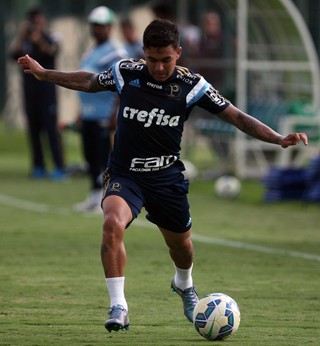 Palmeiras se despede de Atibaia com rachão e bicicleta de Dudu; veja o gol