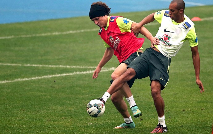 Miranda david luiz brasil treino (Foto: Hueller Andrey / Mowa Press)