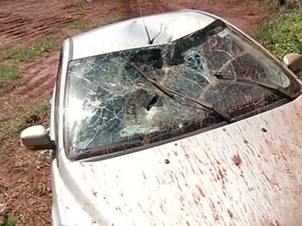 Quatro pessoas ficam feridas em acidente em Aporé, Goiás (Foto: Reprodução/TV Anhanguera)