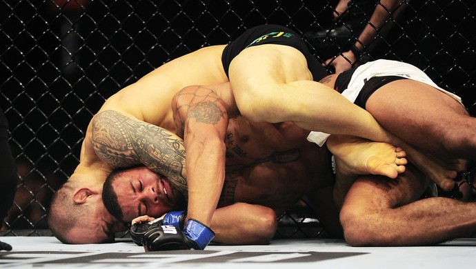 Gleison Tibau Abel Trujillo UFC São Paulo MMA (Foto: Marcos Ribolli)