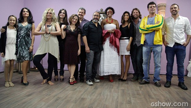 Elenco se reúne para divulgar a nova temporada de &#39;Malhação&#39; (Foto: Raphael Dias/TV Globo)