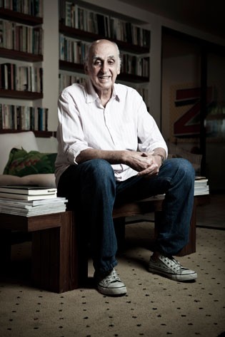 O escritor Zuenir Ventura no apartamento dele, no Rio de Janeiro (Foto: Stefano Martini/ÉPOCA)