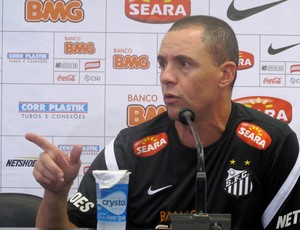 Ricardo Rosa coletiva Santos (Foto: Marcelo Hazan / Globoesporte.com)