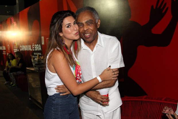Fernanda Paes leme com Gilberto Gil no camarote Expresso 2222 na Barra em Salvador - BA (Foto: Denilson Santos/AgNews)