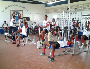 Jogadores do Maranhão Atlético se reapresentam e trabalham na academia do clube (Foto: Bruno Alves/Globoesporte.com)
