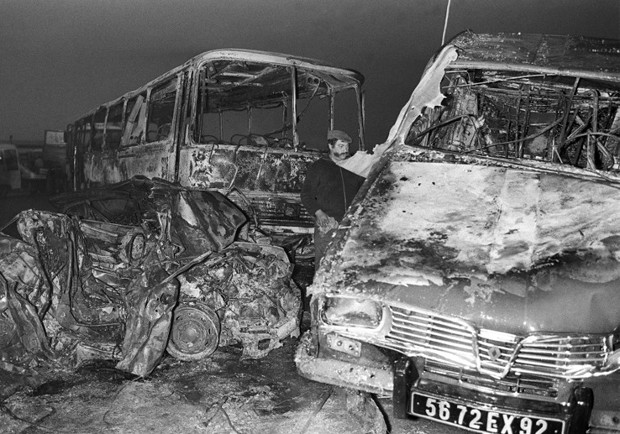 Imagem de arquivo que mostra acidente em Beaune, em julho de 1982, que deixou 53 mortos, entre eles 44 crianças (Foto: Eric Feferberg / AFP)