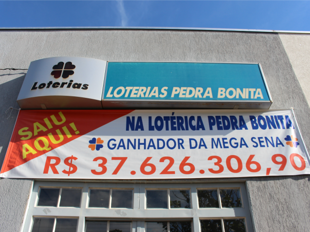 Milionário garante que continua apostando na loteria. (Foto: Gabriela Pavão/ G1 MS)