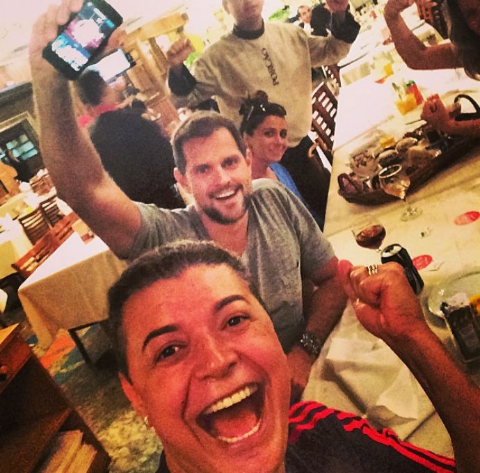 Promoter David Brazil acompanhou a partida de um restaurante (Foto: Reprodução/Instagram)