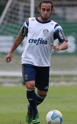 Com Valdivia e reservas, Palmeiras enfrenta o Ituano fora de casa