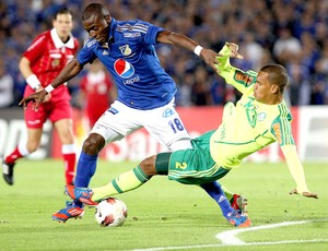 Renteria e Artur, Millonarios e Palmeiras (Foto: Agência EFE)
