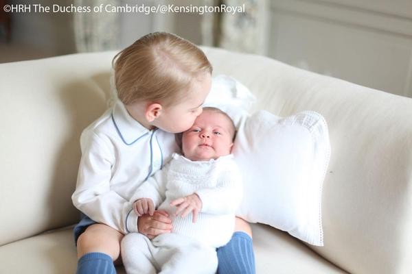 Prince George e Princess Charlotte  (Foto: Reprodução / Twitter - HRH The Duchess of Cambrigde / @kensingtonroyal)