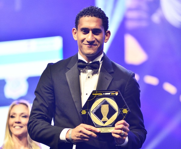 Título, Seleção e planejamento: Pablo fará esforço para ficar no Corinthians