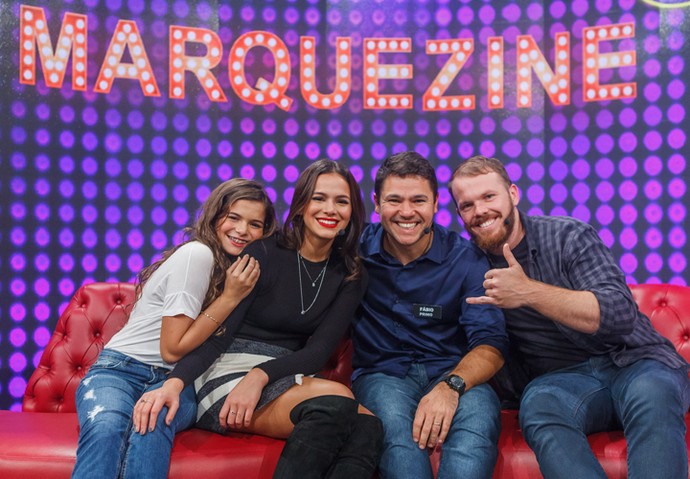 A beleza da família Marquezine também marca presença no programa (Foto: Artur Meninea / TV Globo)