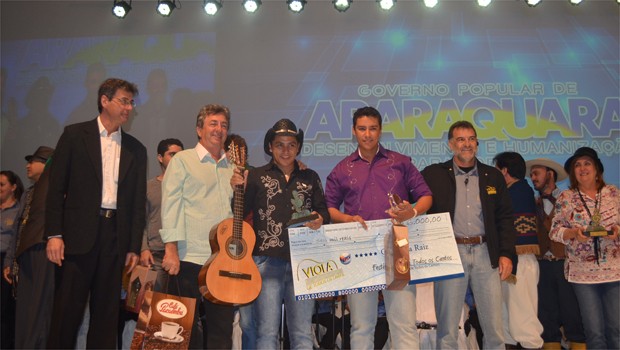 Os vencedores da 11º Festival Viola de Todos os Cantos (Foto: Divulgação)