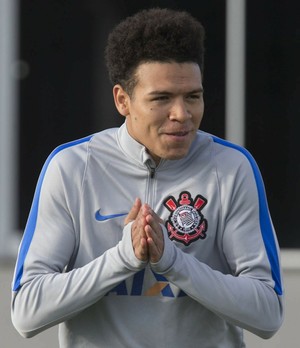 Gramado da Arena Botafogo deixa Marquinhos Gabriel preocupado