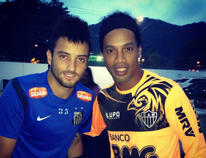 Felipe Anderson - Ronaldinho Gaúcho - Treino (Foto: Reprodução/Instagram)