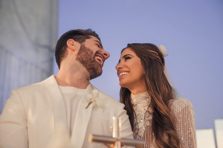 Alok e Romana Novais se casam aos pés do Cristo Redentor, no Rio de Janeiro (Foto: Reprodução/Instagram) Alok e Romana Novais se casam aos pés do Cristo Redentor, no Rio de Janeiro (Foto: Reprodução/Instagram)