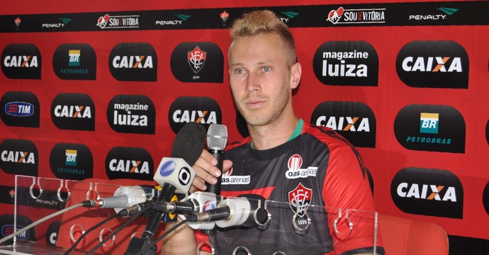 Alemão atacante apresentação Vitória (Foto: Divulgação / EC Vitória) Alemão atacante apresentação Vitória (Foto: Divulgação / EC Vitória)