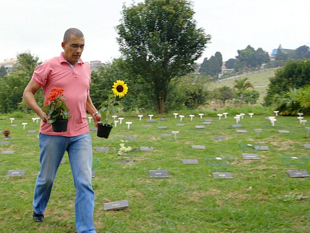 Sonho Meu: Luciano é tradutor, mas quer montar um crematório para animais; como será? (Foto: Globo)