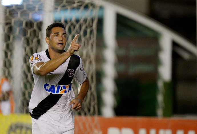 Vasco x Resende - Gilberto comemora gol (Foto: Marcello DIas / Futura Press)
