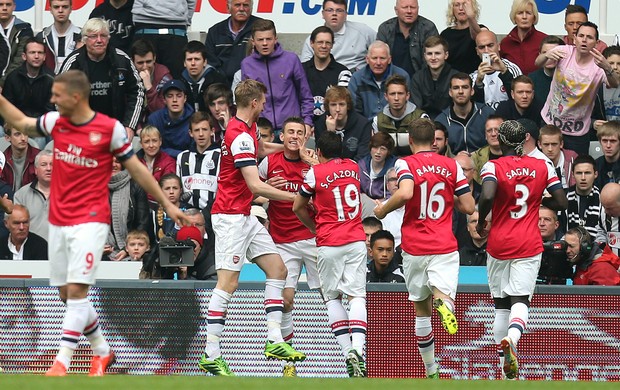 Arsenal comemoração Koscielny (Foto: AP)