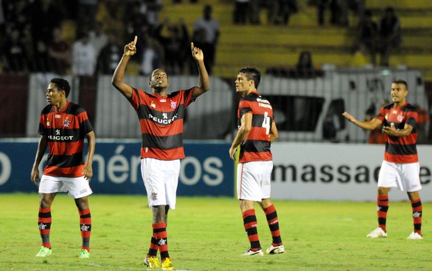 Renato Abreu comemora, Flamengo x Fluminense (Foto: André Durão)