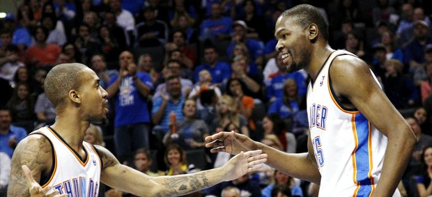 Eric Maynor e Kevin Durant, Oklahoma City Thunder x Golden State Warriors (Foto: Agência AP)